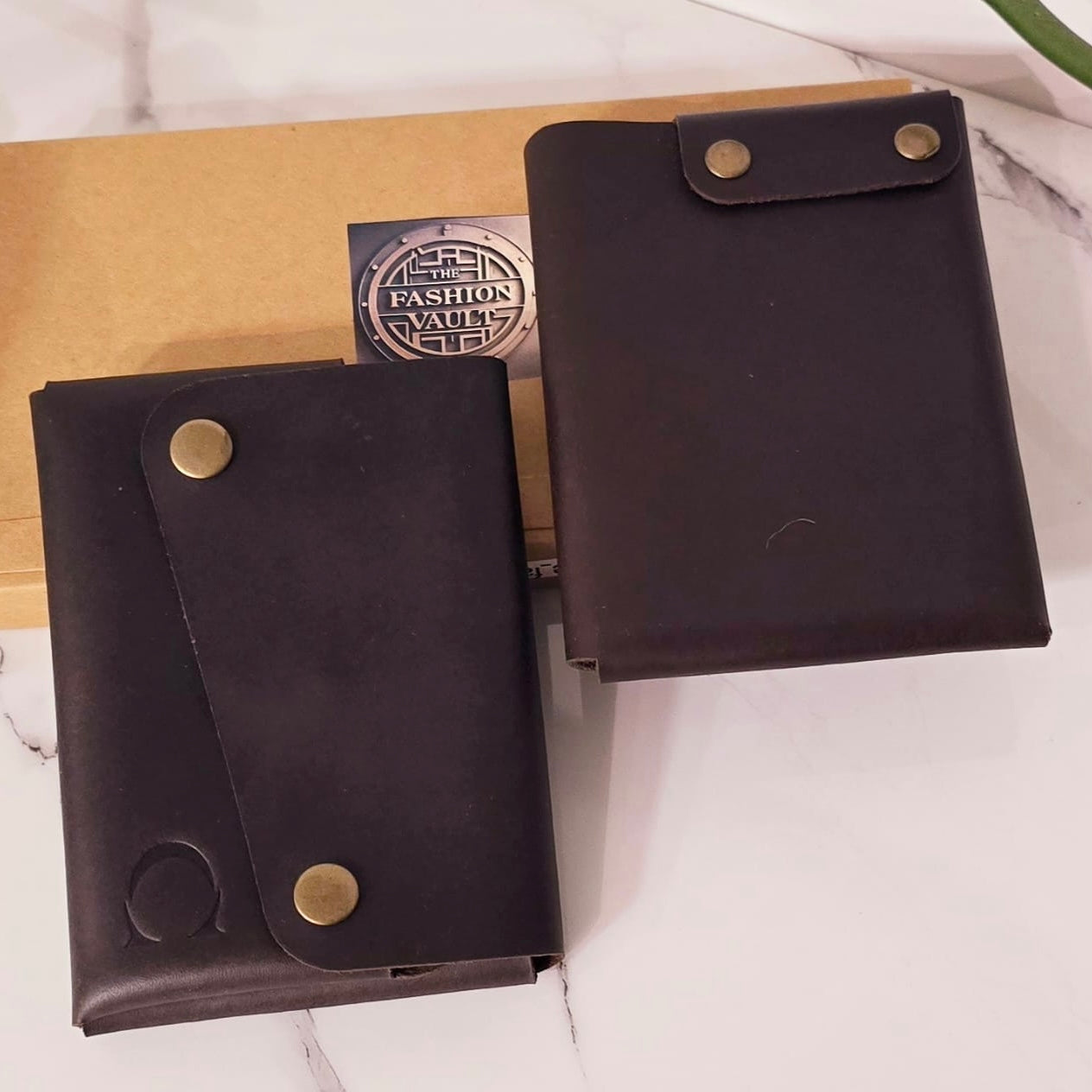 Minimalist Sticthless Passport Wallets